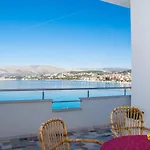 Apartment Duga *